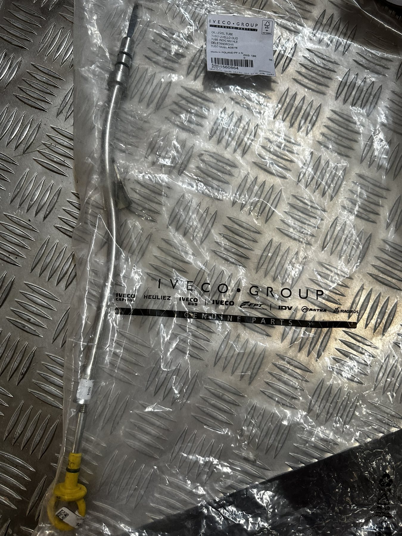 5801560864	OIL LEVEL TUBE