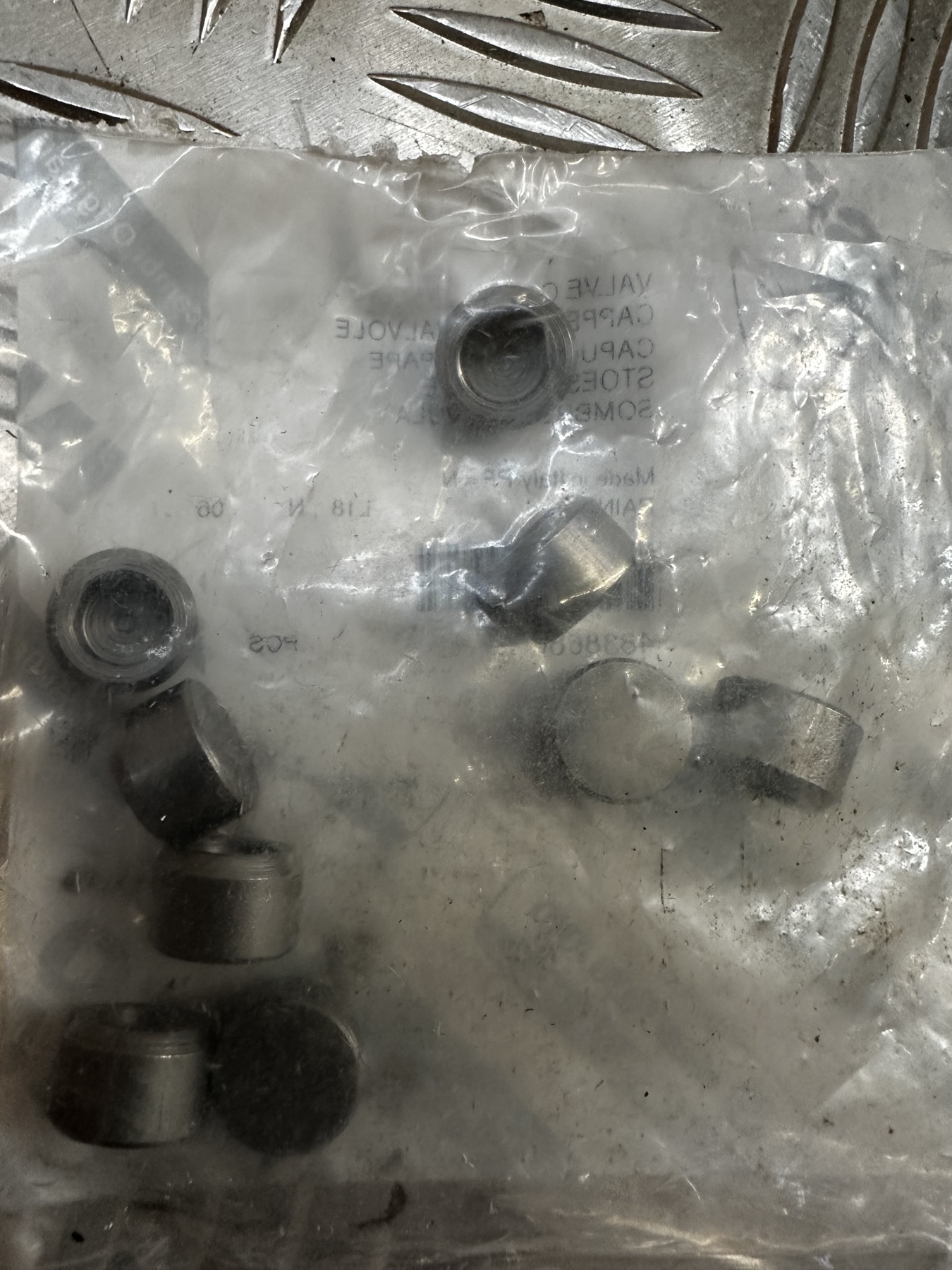 4838680 VALVE CAP