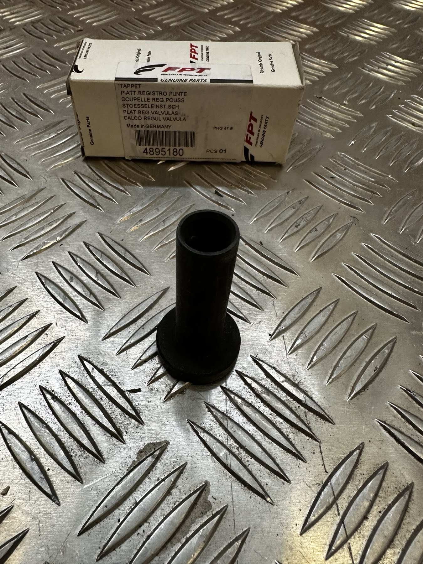 4895180 TAPPET FPT