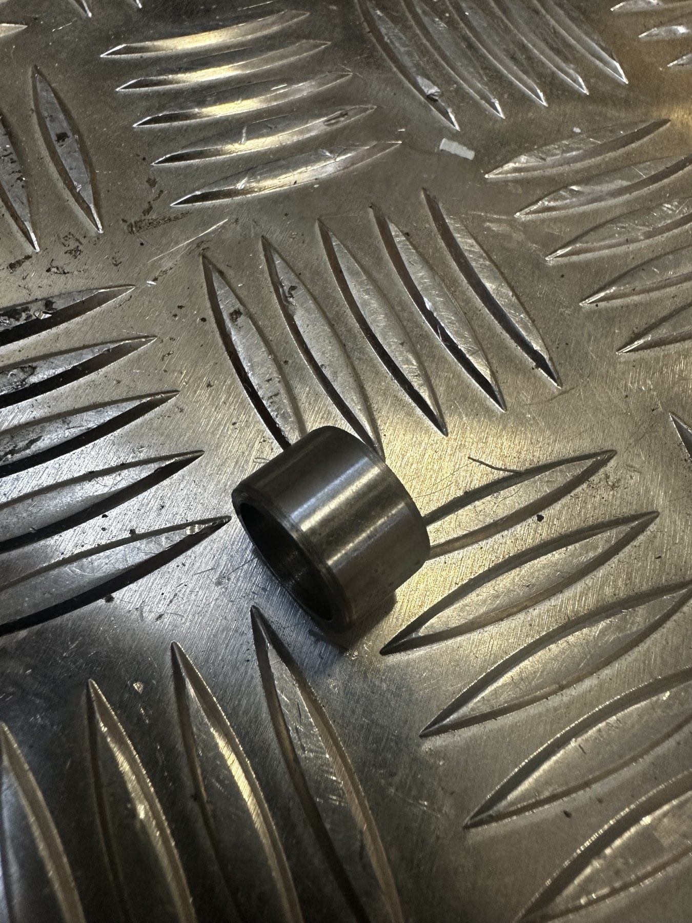 4895049 DOWEL PIN