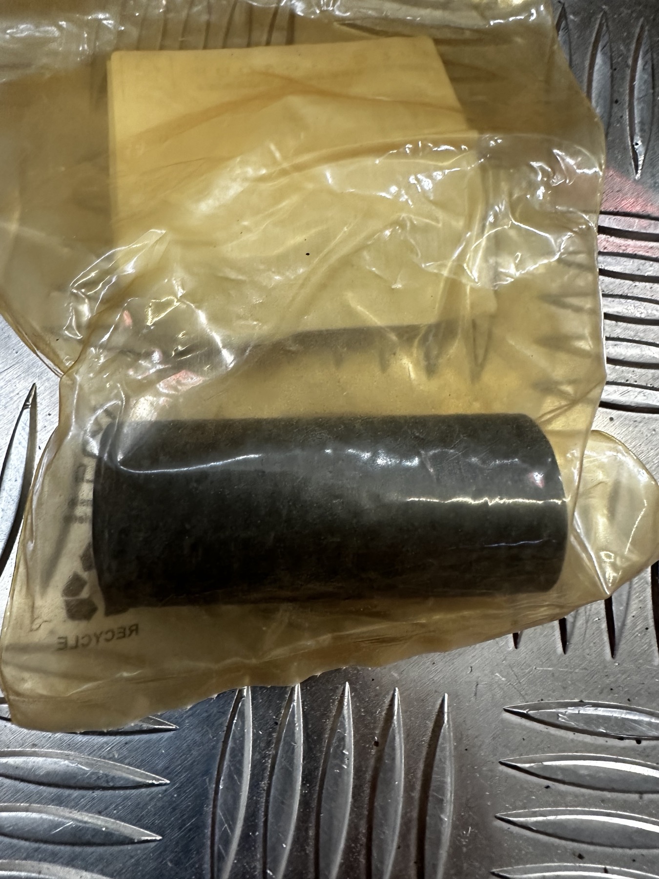 17738187 RUBBER SLEEVE