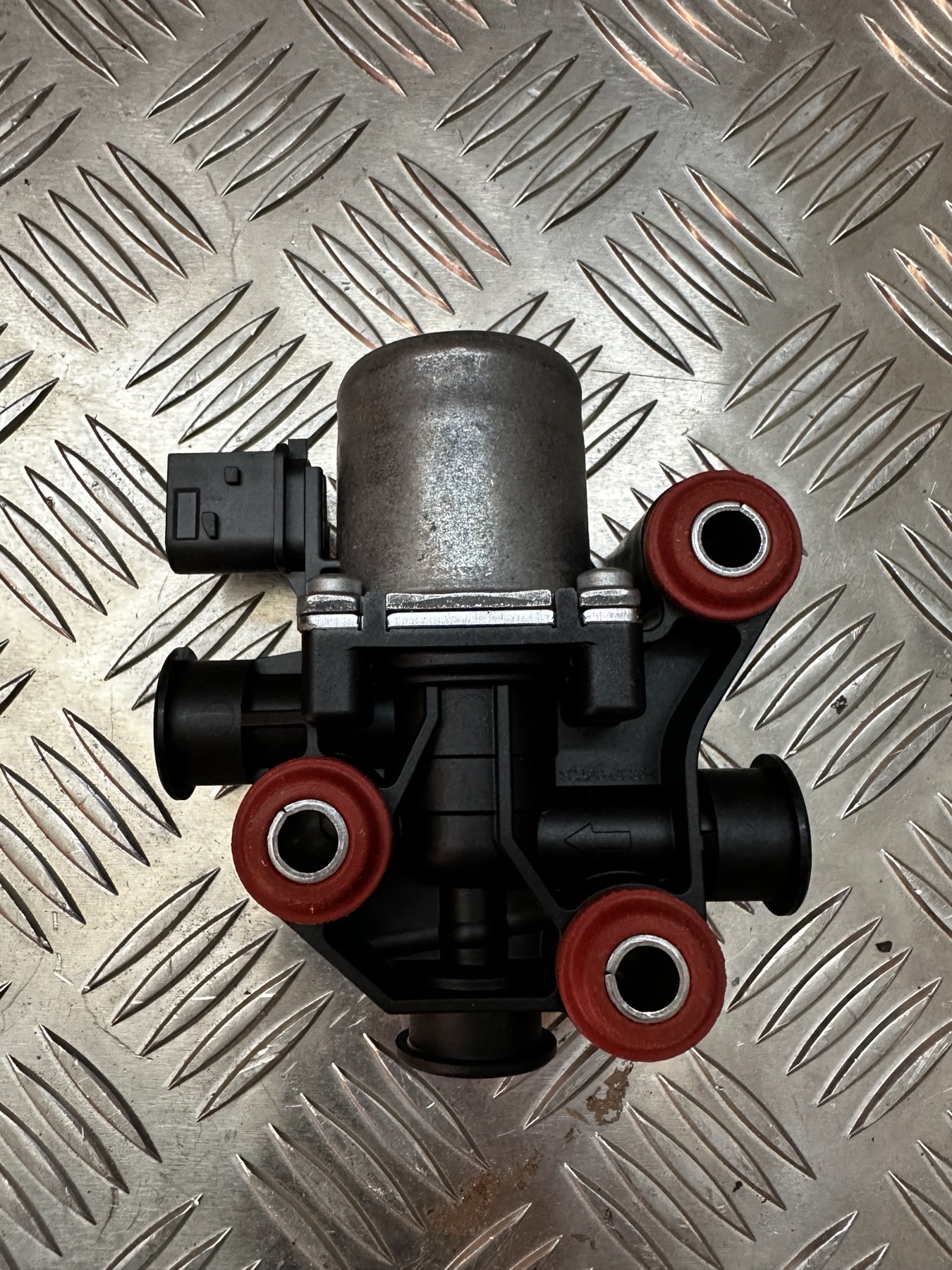 5801483179 CONTROL VALVE