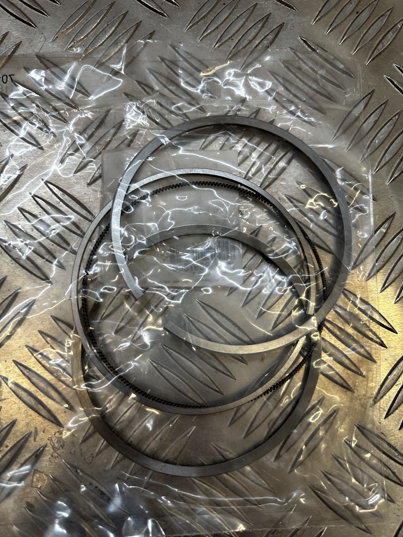 8097860 Piston rings set