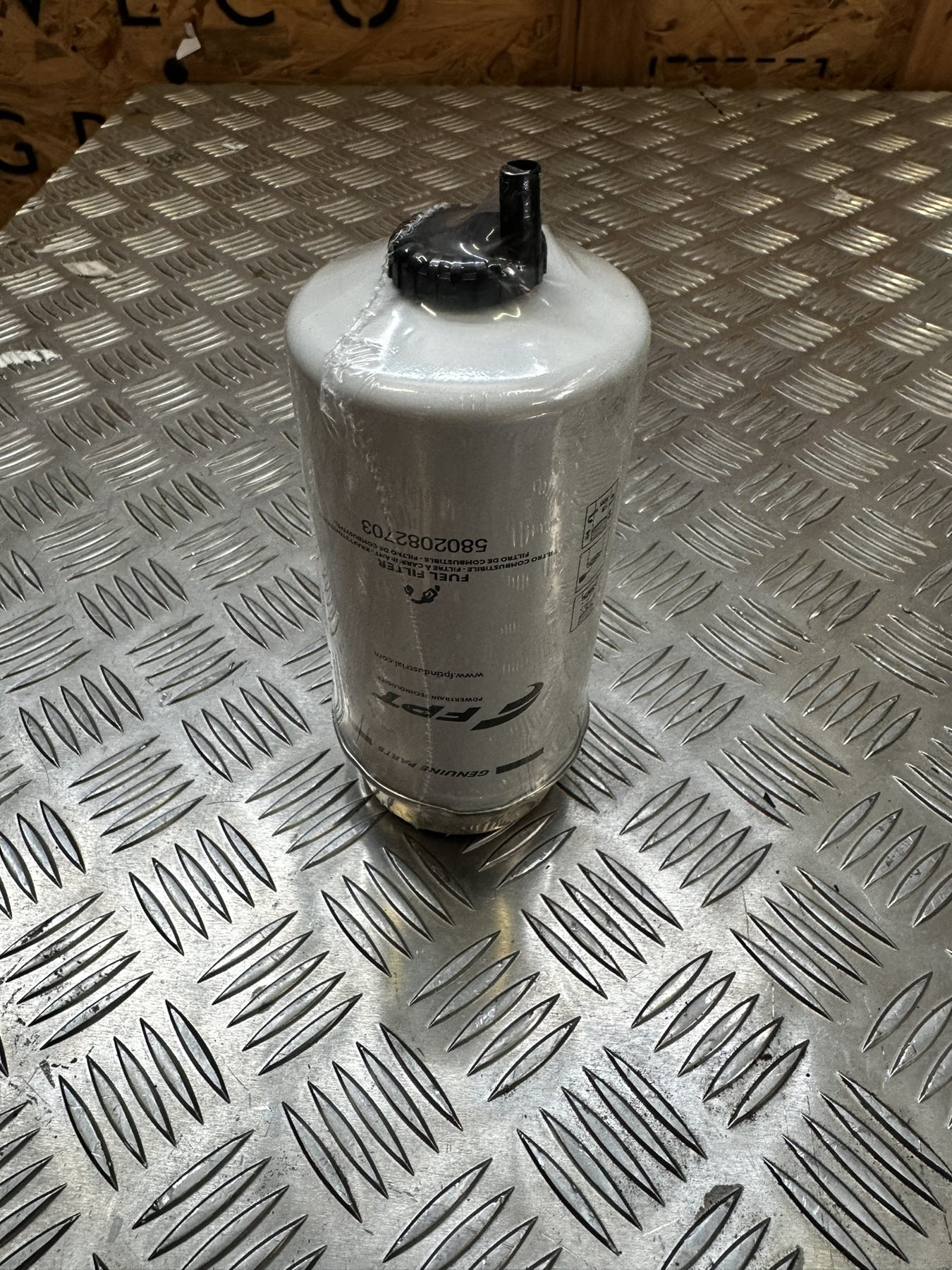 5802082703 FUEL FILTER CARTR.