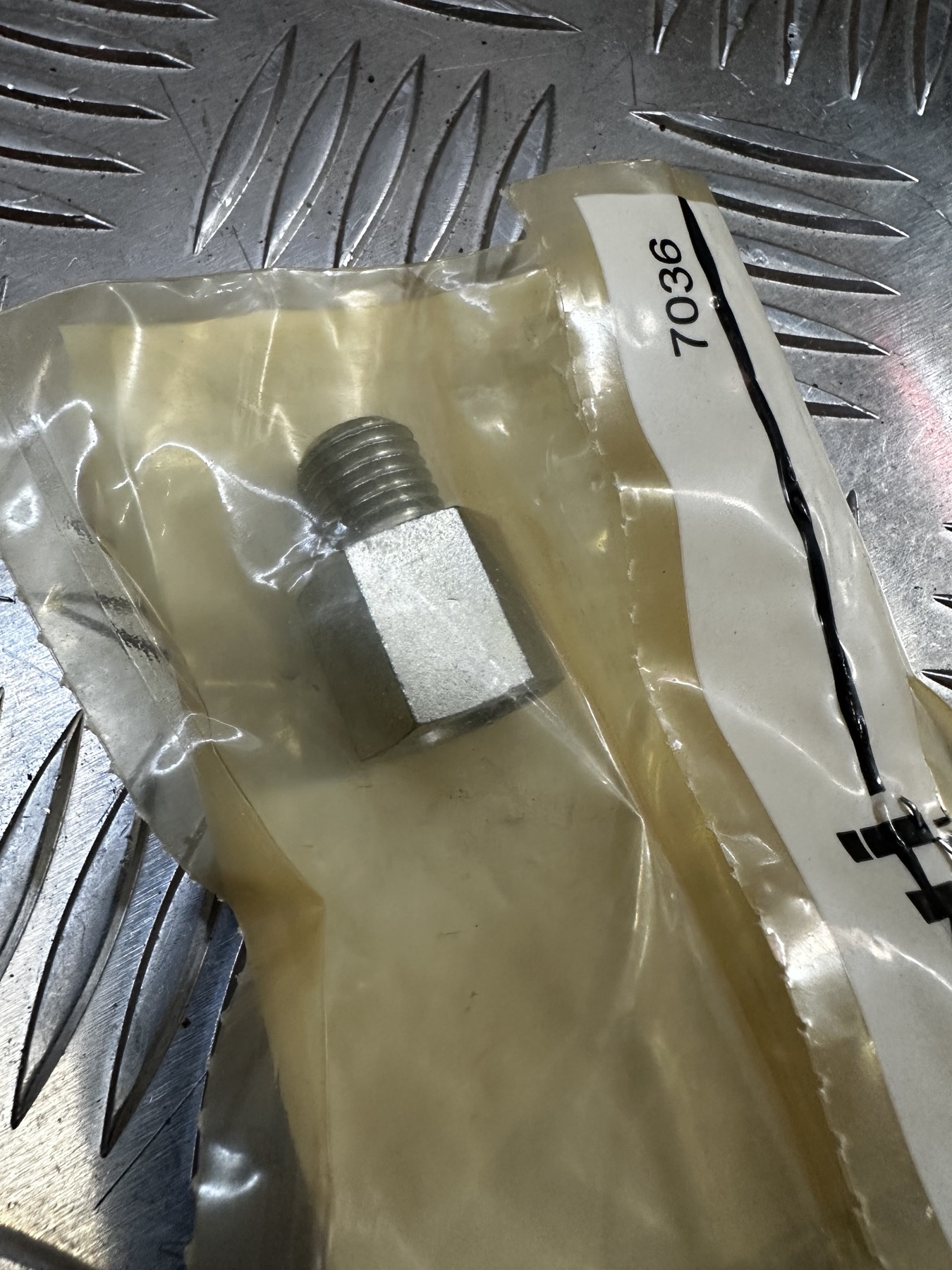 4802434 THREADED UNION